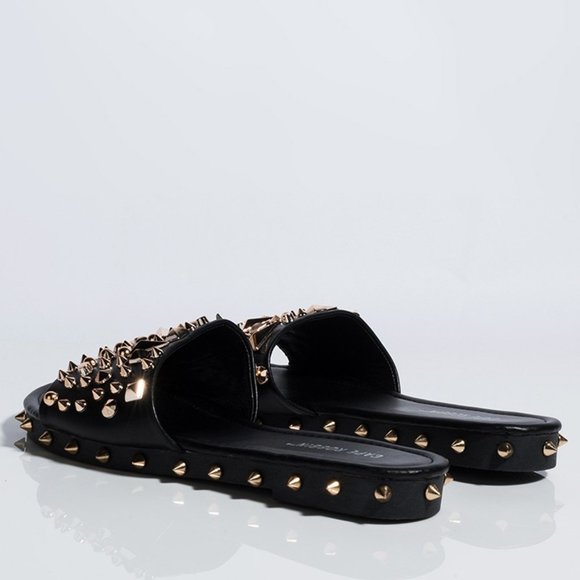NEW🔥Jeweled Spike Studded Slide Sandal Flip Flops - Picture 5 of 6